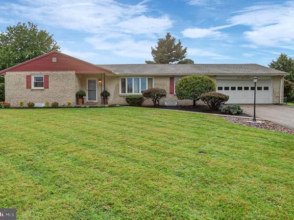 218 MEADOW LANE, CHAMBERSBURG, PA 17201