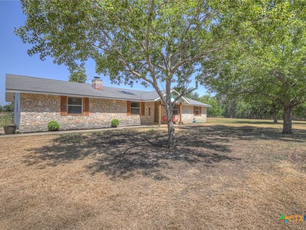 307 Valley Acres Drive , New Braunfels, TX 78130