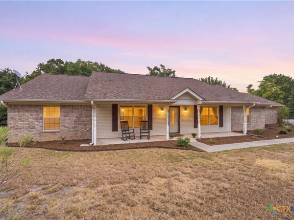 910 Cedar Ridge Road , Gatesville, TX 76528