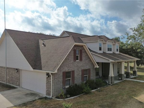 1684 Zengerle Rd, Cuero, TX 77954
