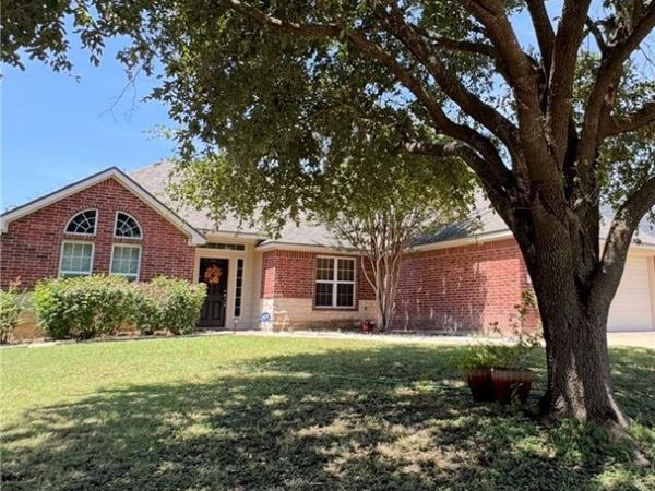 5704 Meadow Wood Drive, Temple, TX 76502