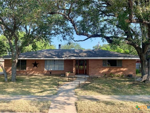 2202 E Loma Vista Avenue , Victoria, TX 77901
