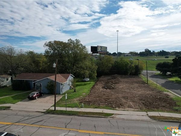 921 S Main Street , Belton, TX 76513