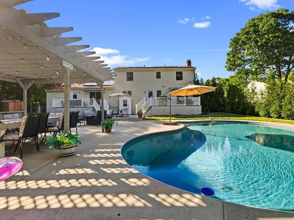 36 Main Ave, Wareham, MA 02538