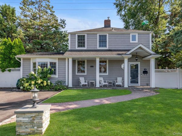 Westbury, NY 11590