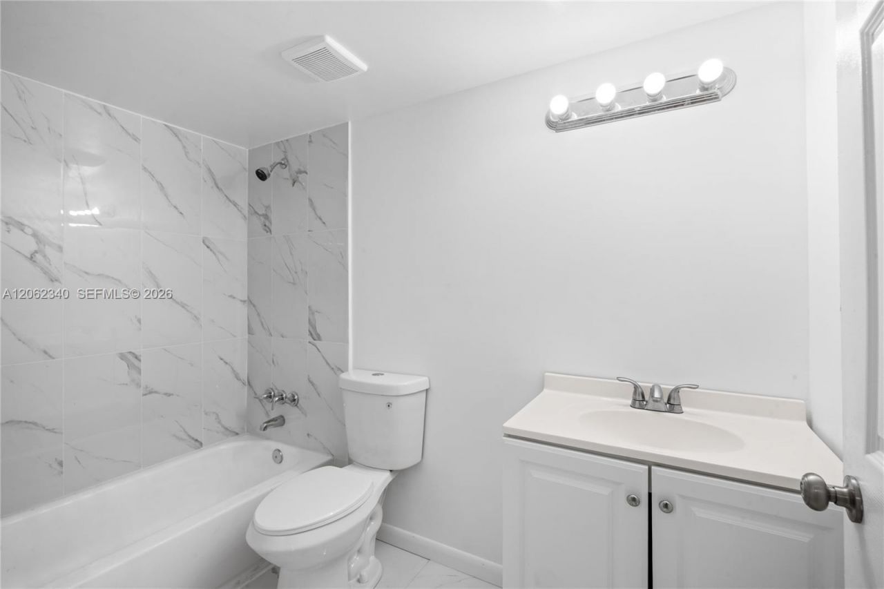 4241 W Mcnab Rd , Unit 11, Pompano Beach, FL 33069 Photo