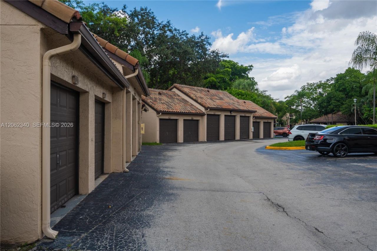 4241 W Mcnab Rd , Unit 11, Pompano Beach, FL 33069 Photo