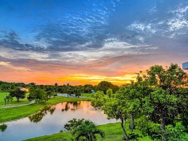 3980 Oaks Clubhouse Dr , Unit 409, Pompano Beach, FL 33069
