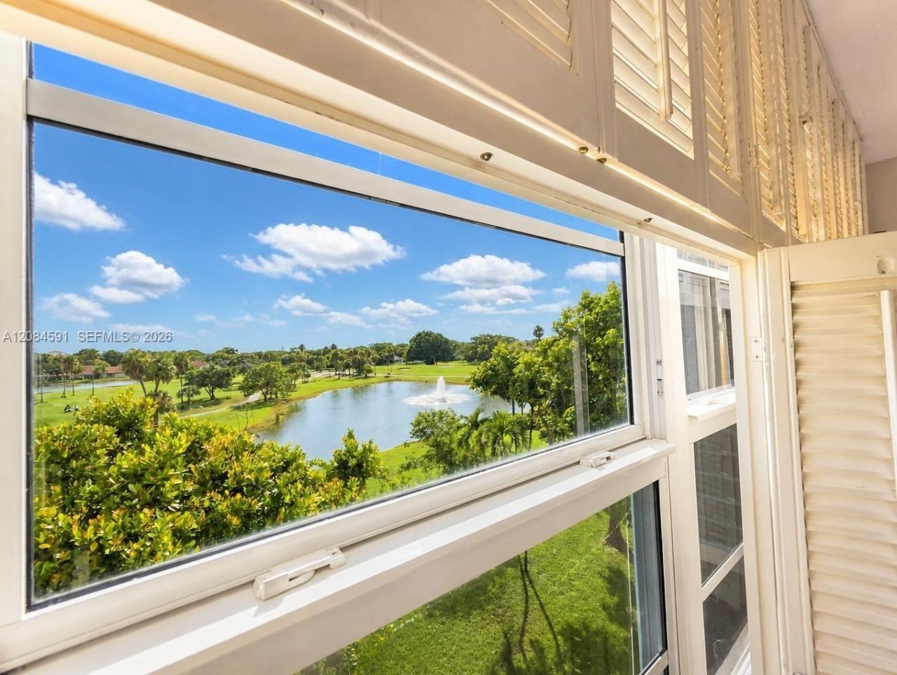 3980 Oaks Clubhouse Dr, Unit 409, Pompano Beach, FL 33069 Photo