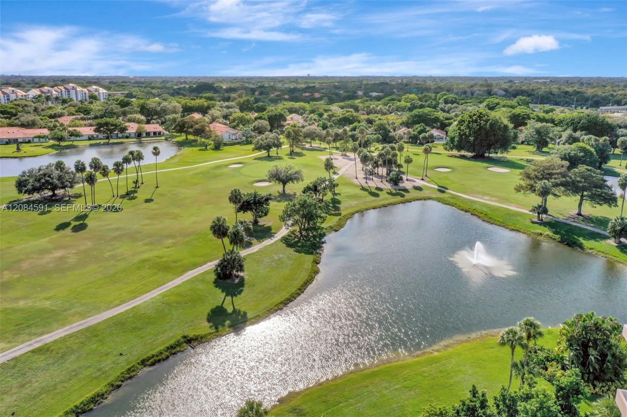 3980 Oaks Clubhouse Dr, Unit 409, Pompano Beach, FL 33069 Photo