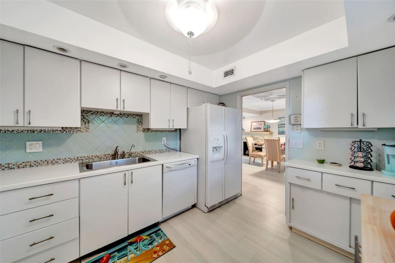 3980 Oaks Clubhouse Dr, Unit 409, Pompano Beach, FL 33069 Photo