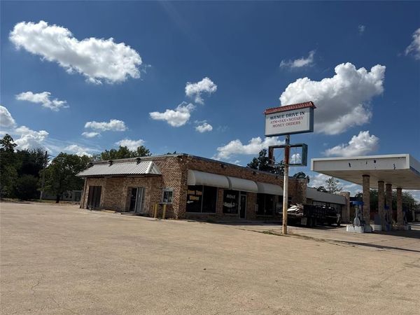 407 W Ennis Avenue, Ennis, TX 75119