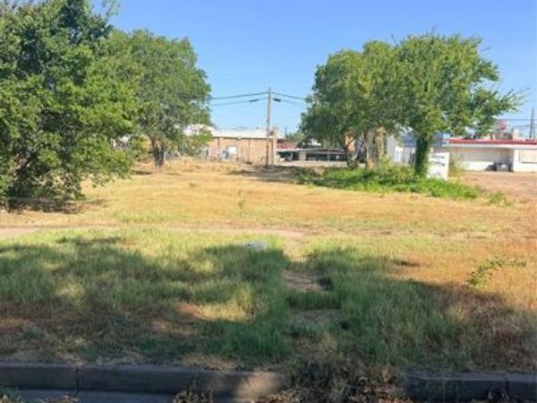 406 W Brown Street, Ennis, TX 75119