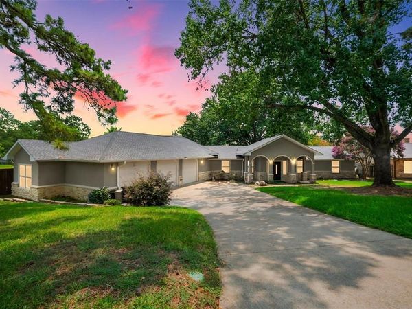 211 Lake Front Drive , Mabank, TX 75156