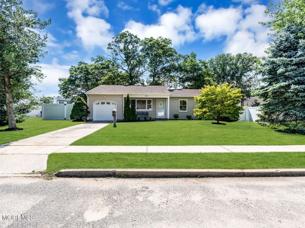 160 Berkeley Drive, Brick, NJ 08724