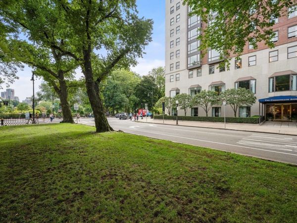 2 Commonwealth, Unit 8G, Boston, MA 02116