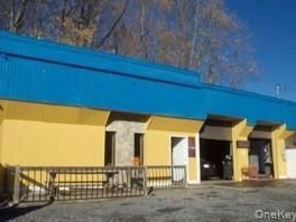 3945 Us Highway 9W , Highland, NY 12528