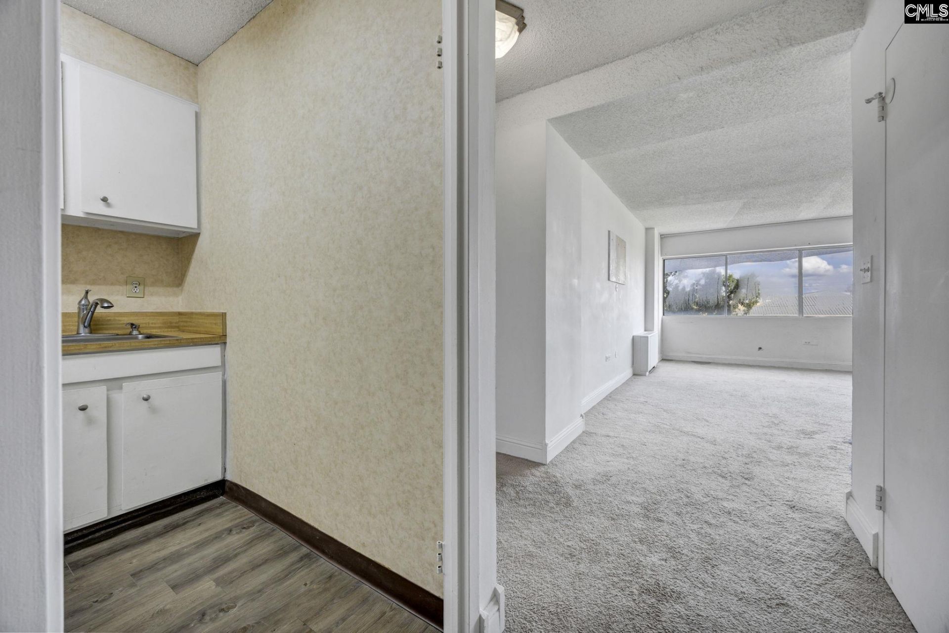 1520 Senate Street Photo 8