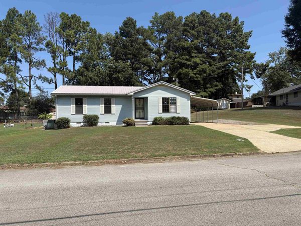 109 PENN DR, Trenton, TN 38382