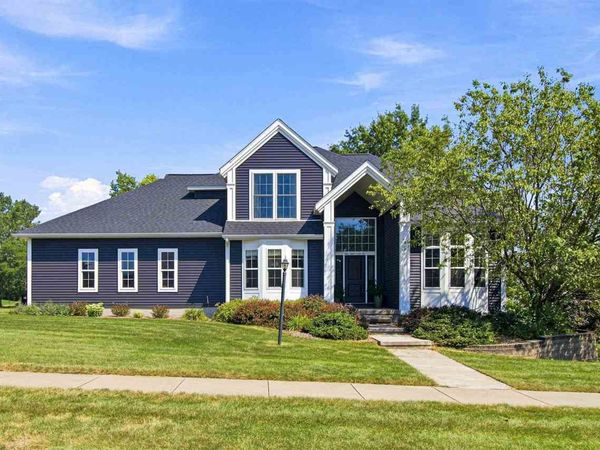 1006 Arlington Dr, Iowa City, IA 52245