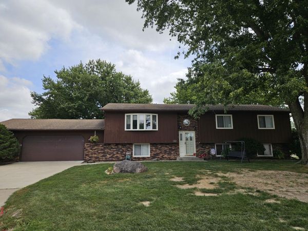 1004 CEDAR, Wilton, IA 52778