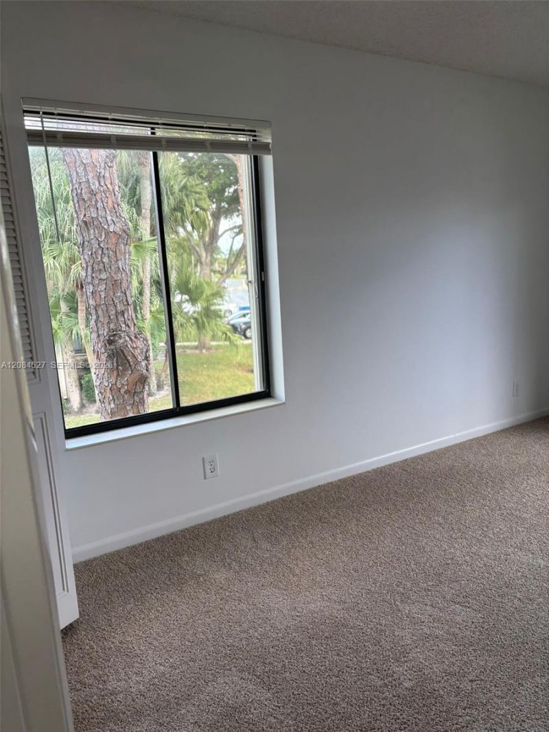 718 Sunny Pine Way, Unit H2, Greenacres, FL 33415 Photo