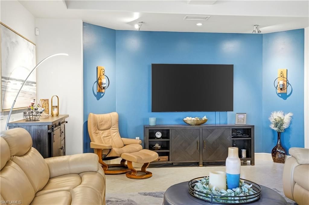 587 Avellino Isles Cir, Unit 101, Naples, FL 34119 Photo