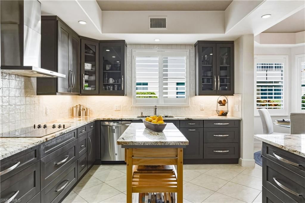 587 Avellino Isles Cir, Unit 101, Naples, FL 34119 Photo
