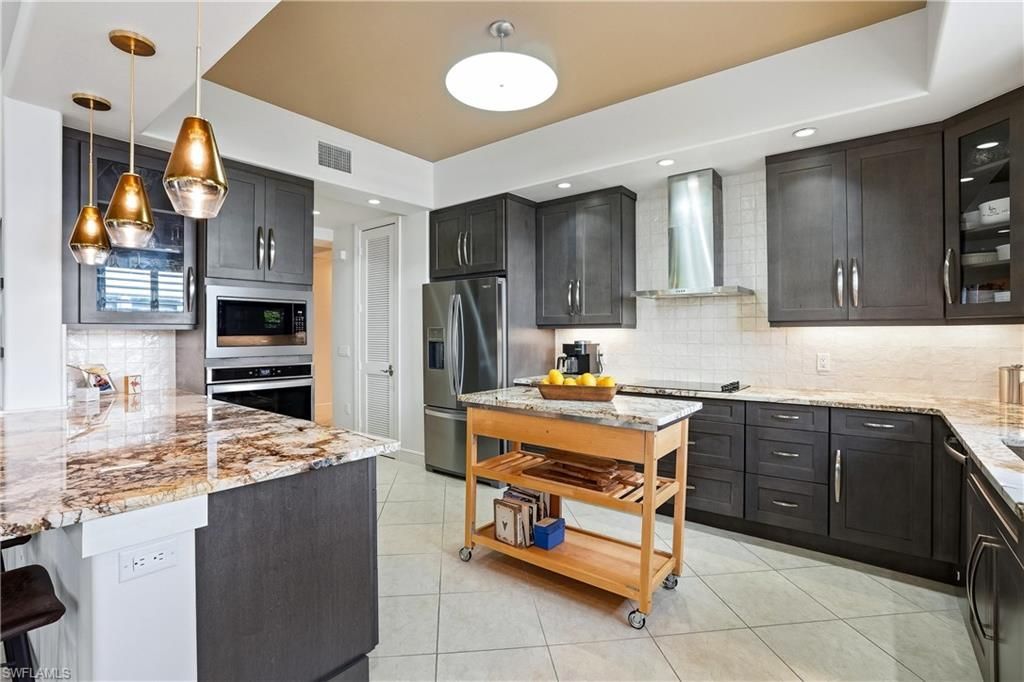 587 Avellino Isles Cir, Unit 101, Naples, FL 34119 Photo