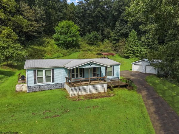 75 Hunters Pen Drive, Weston, WV 26452