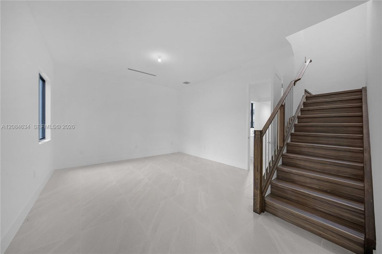19581 NE 14th Ave, Miami, FL 33179 Photo