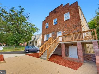 2407 S SHIRLINGTON , ARLINGTON, VA 22206
