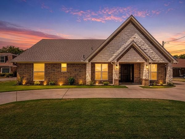 4100 Apache Trail Court , Granbury, TX 76048
