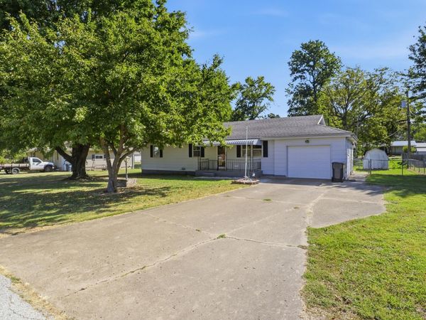 734 S Spruce Street , Buffalo, MO 65622
