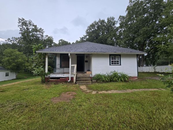 523 E College Ave., Wiggins, MS 39577