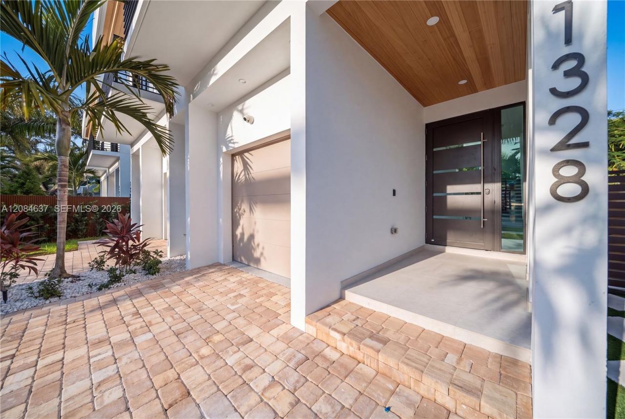 1328 NE 16th Ter, Fort Lauderdale, FL 33304 Photo