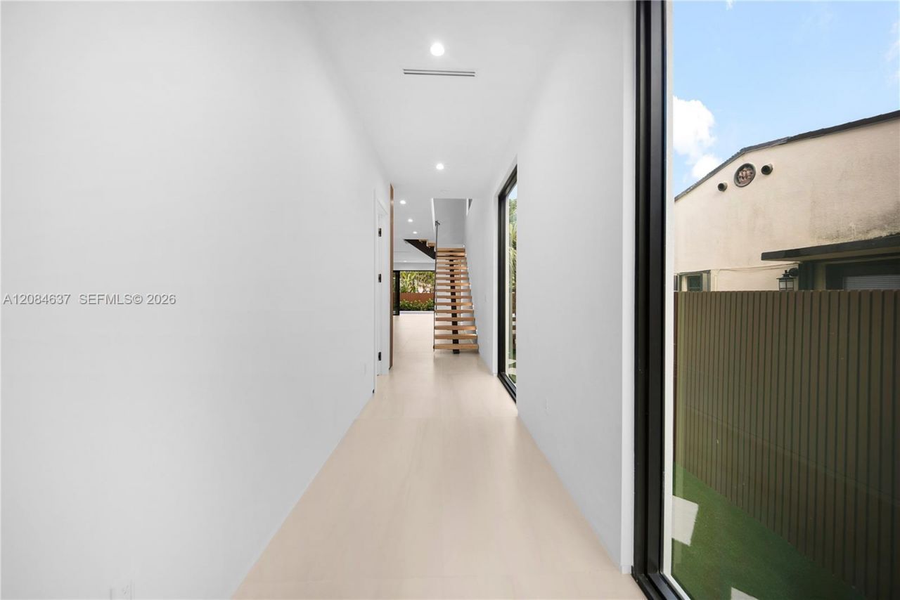 1328 NE 16th Ter, Fort Lauderdale, FL 33304 Photo