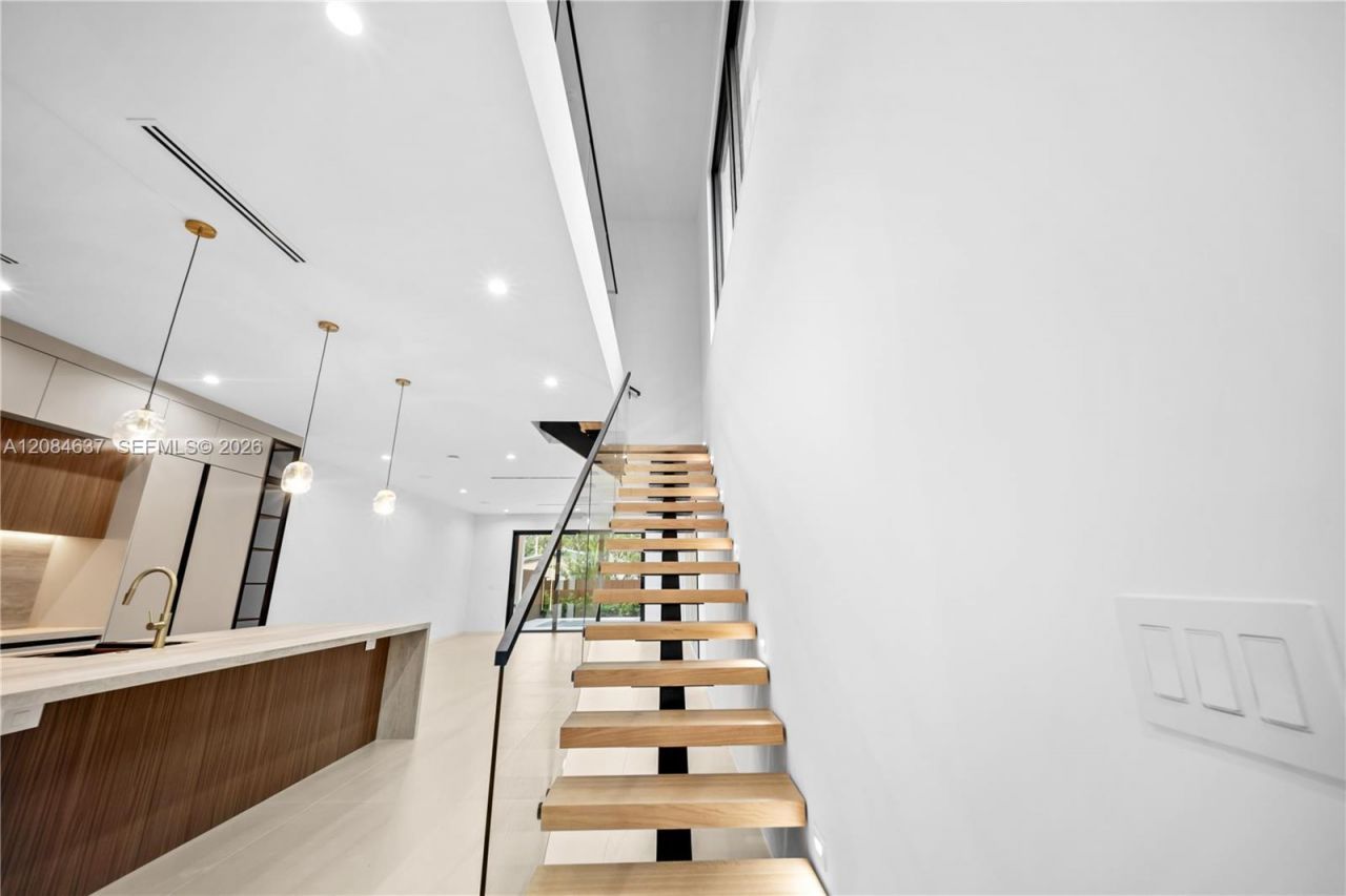 1328 NE 16th Ter, Fort Lauderdale, FL 33304 Photo