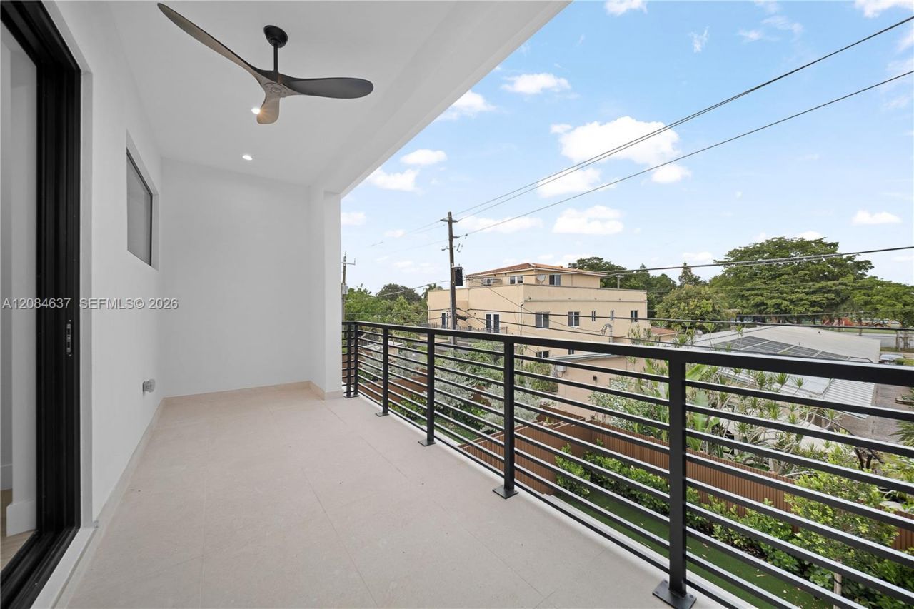 1328 NE 16th Ter, Fort Lauderdale, FL 33304 Photo