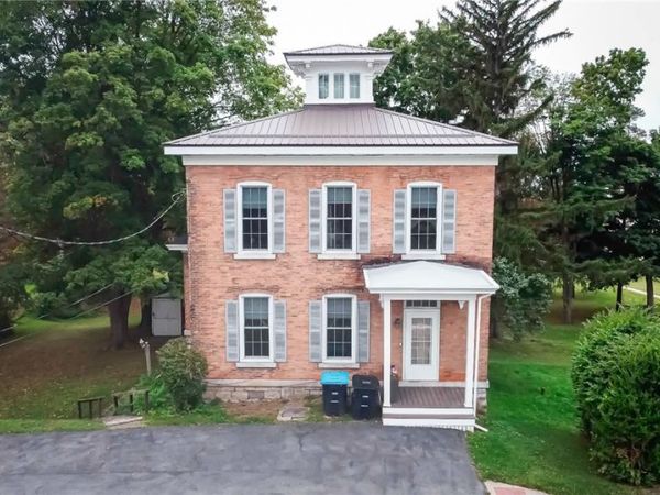 6195 Court Street , Cayuga, NY 13034