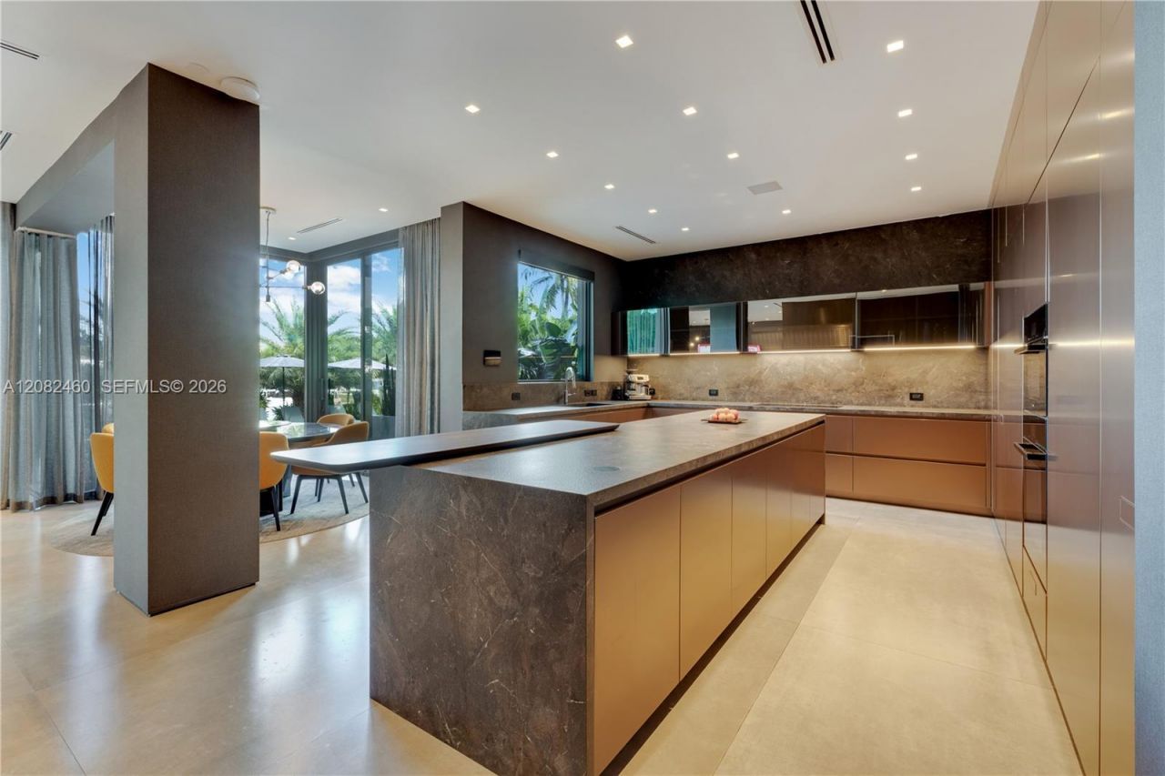 131 Cape Florida Dr, Key Biscayne, FL 33149 Photo