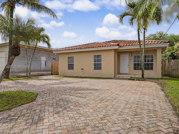 309 SW 2nd St, Florida City, FL 33034