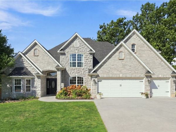 1300 NE Plymouth Drive , Bentonville, AR 72712