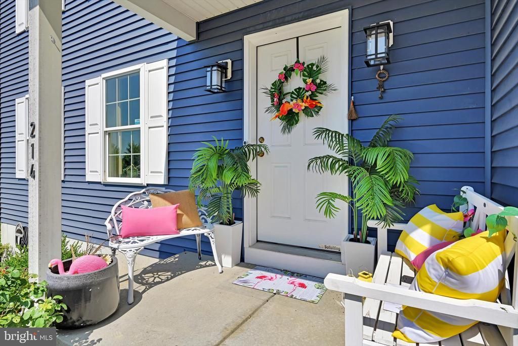 214 LOGHES DRIVE, MANHEIM, PA 17545