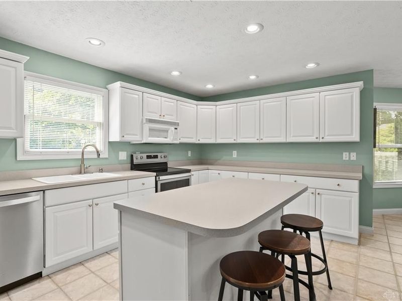 2365 Worthington Drive, Troy, OH 45373 Photo 18