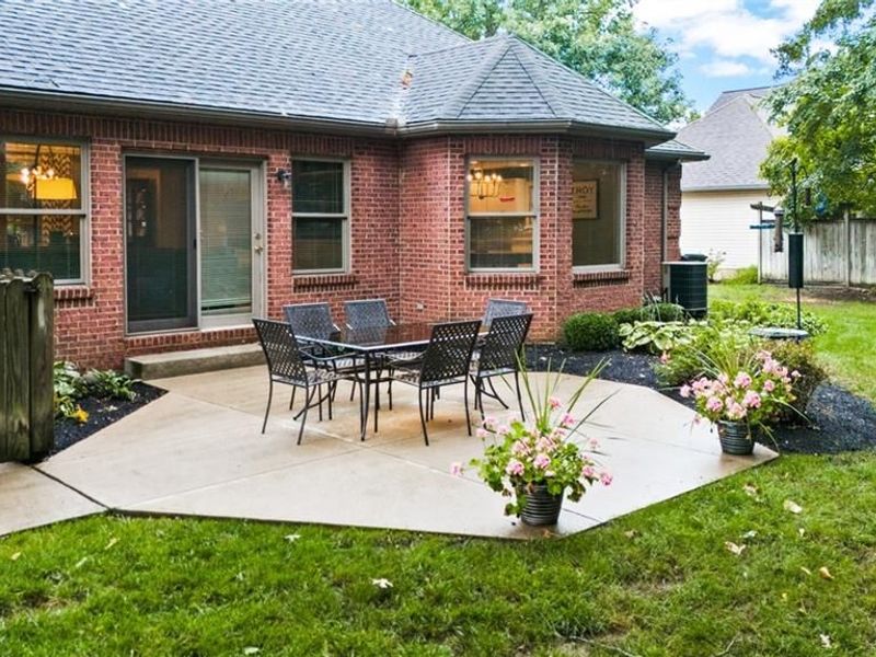 2365 Worthington Drive, Troy, OH 45373 Photo 8