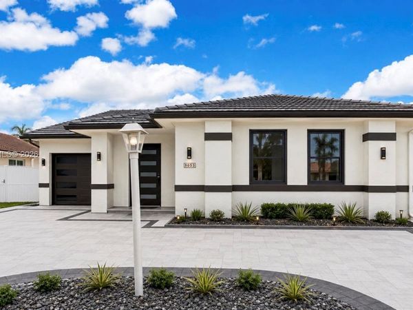 9053 NW 146th Ter , Miami Lakes, FL 33018