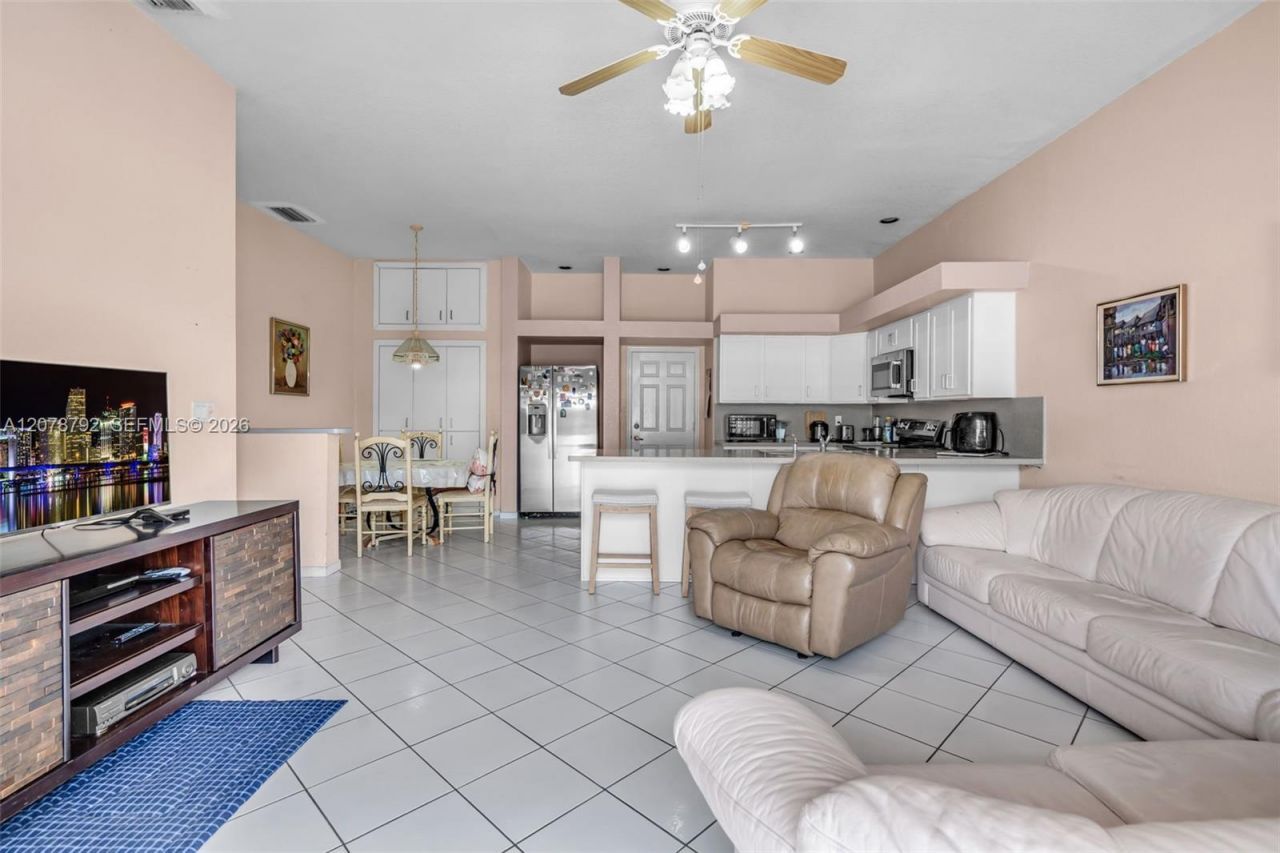 9053 NW 146th Ter , Miami Lakes, FL 33018 Photo
