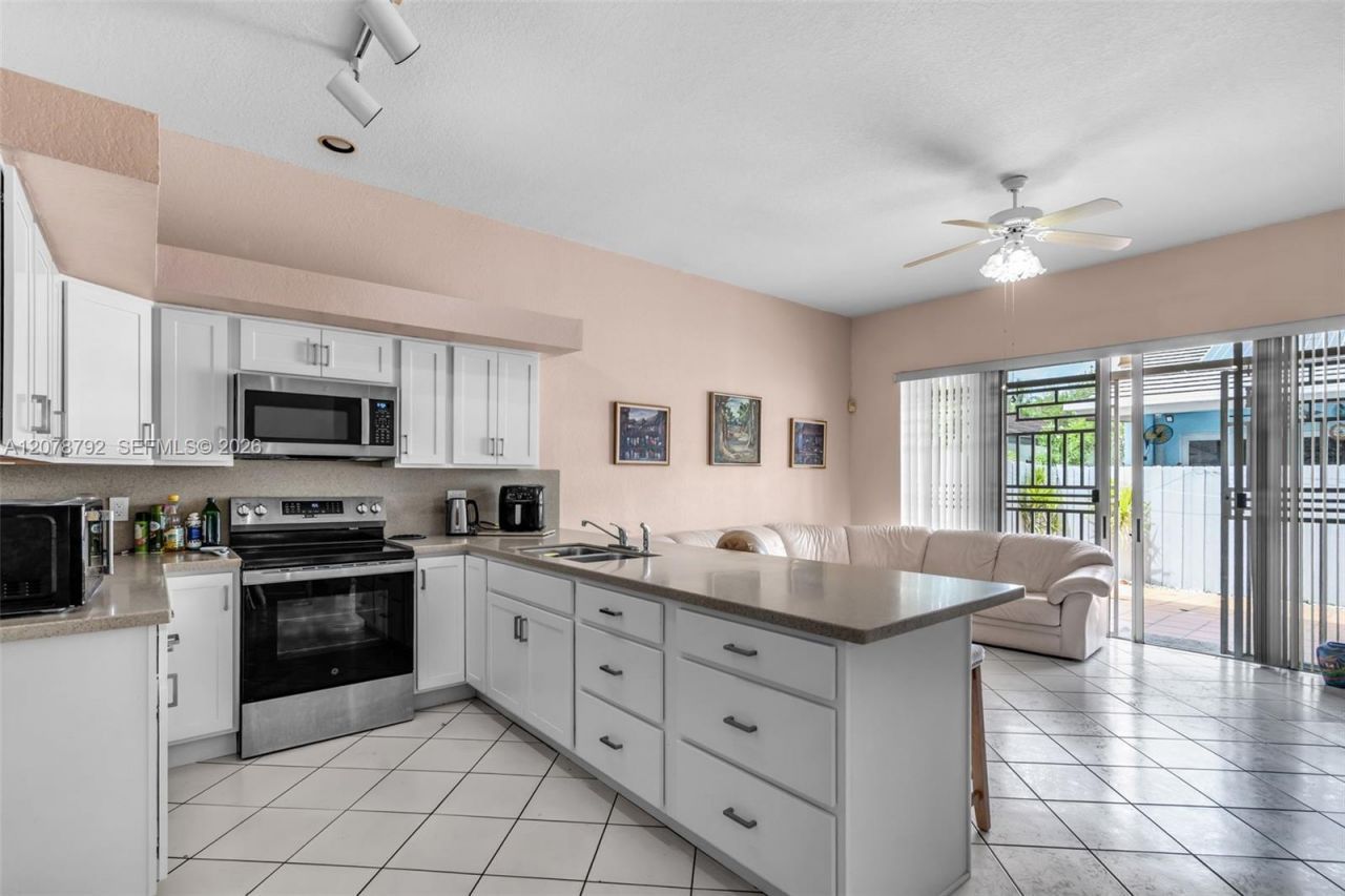 9053 NW 146th Ter, Miami Lakes, FL 33018 Photo