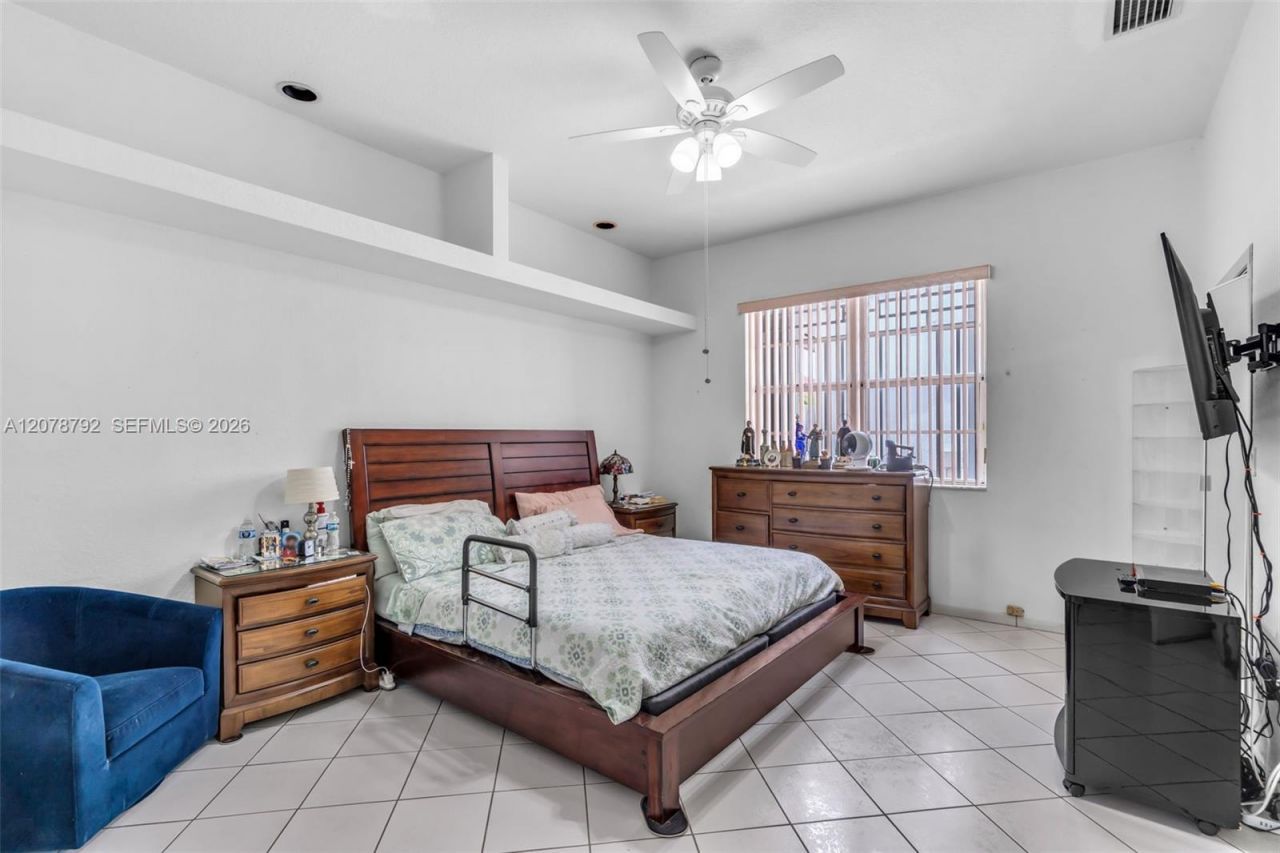 9053 NW 146th Ter , Miami Lakes, FL 33018 Photo